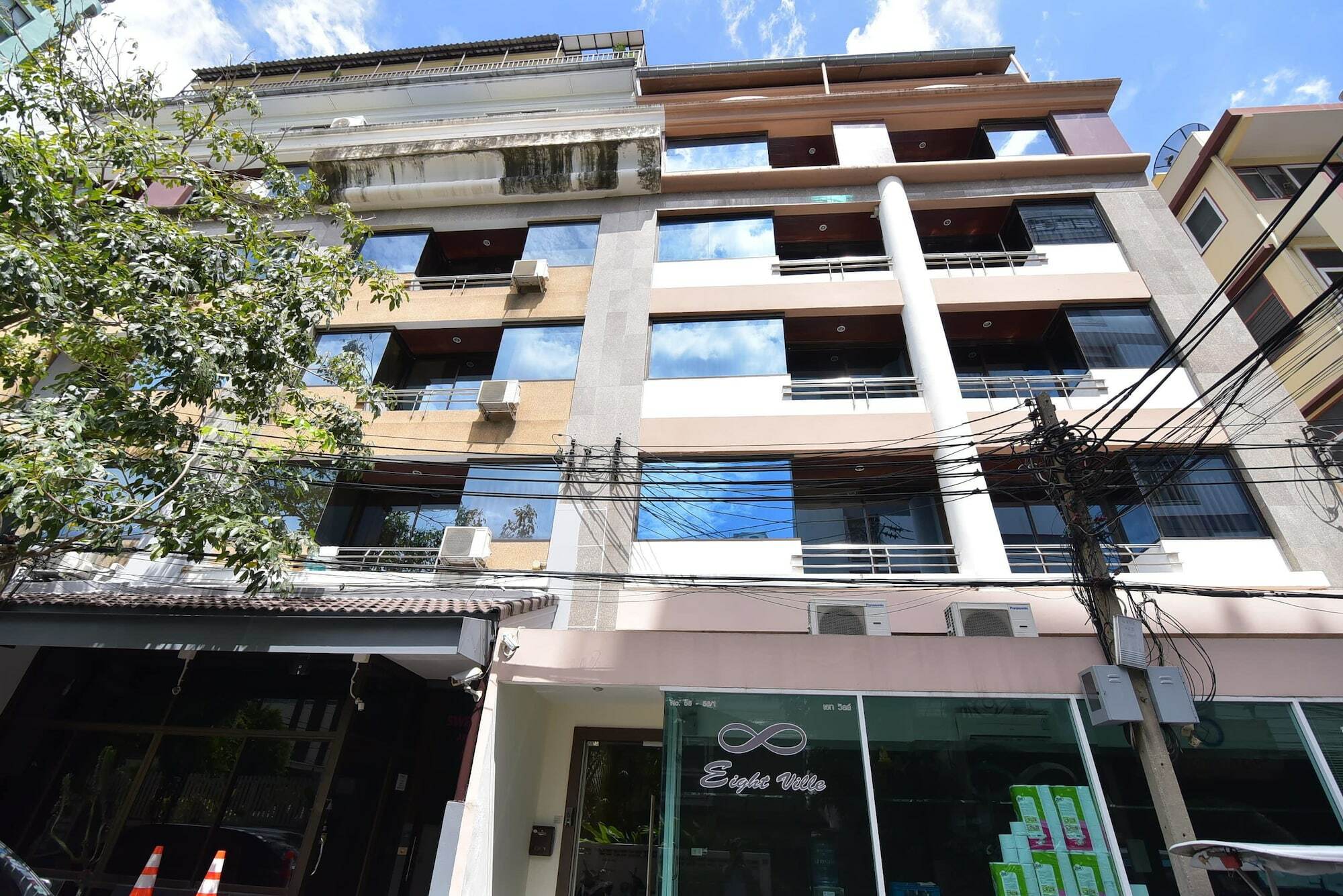 Eight Ville Bangkok Eksteriør billede